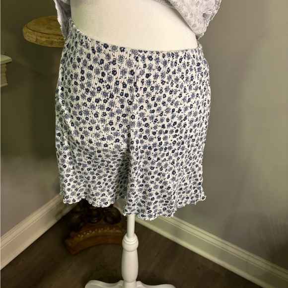 Loungewear Set - Picture 3 of 6